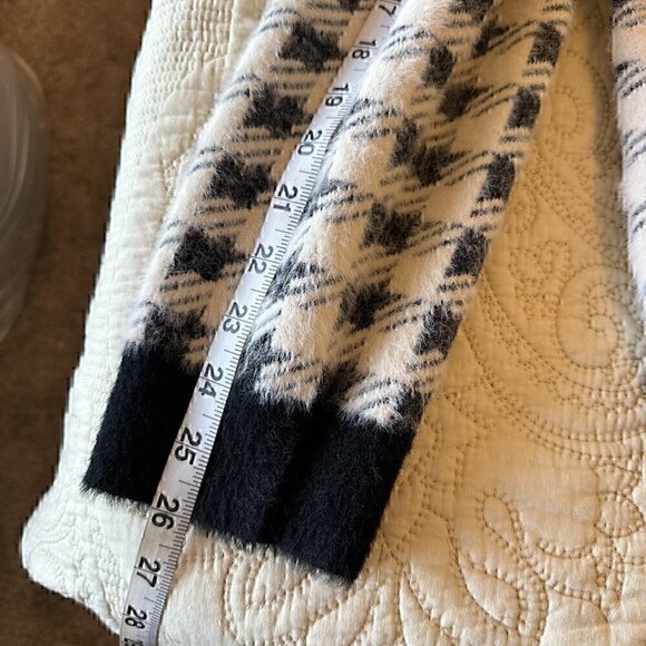 Cyrus SUPER SOFT women's sweater black and white with silver button detail XL - Picture 9 of 10